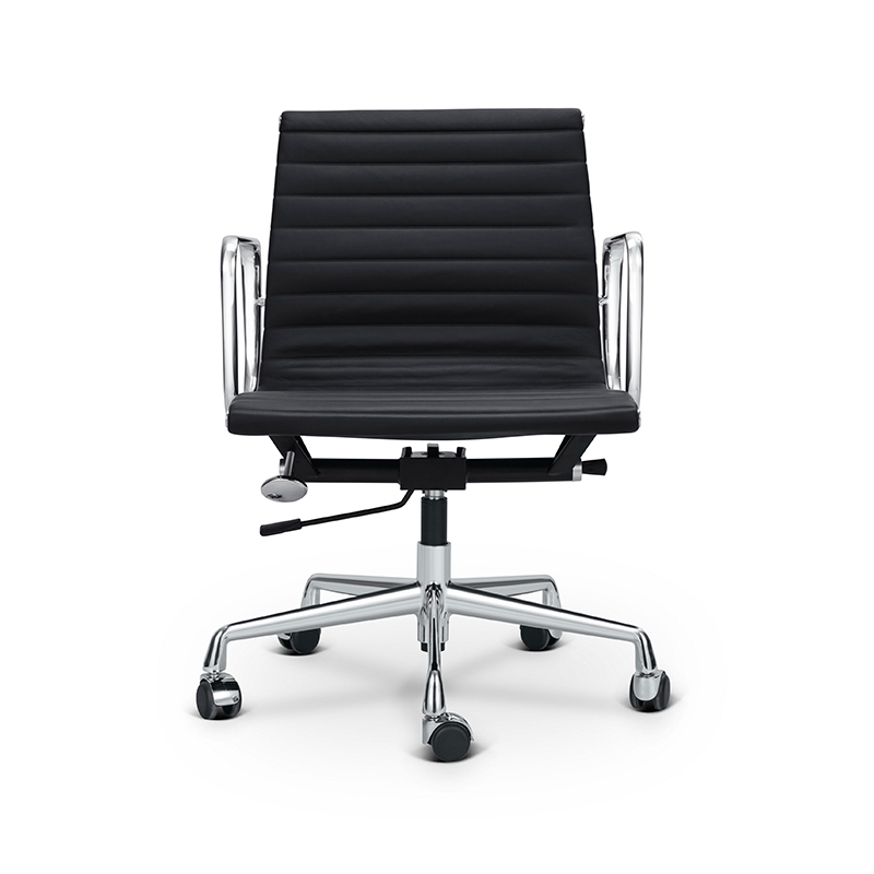 Sedia direzionale Eames in alluminio: una sedia che sopravviverà alla tua carriera e probabilmente alla tua prossima