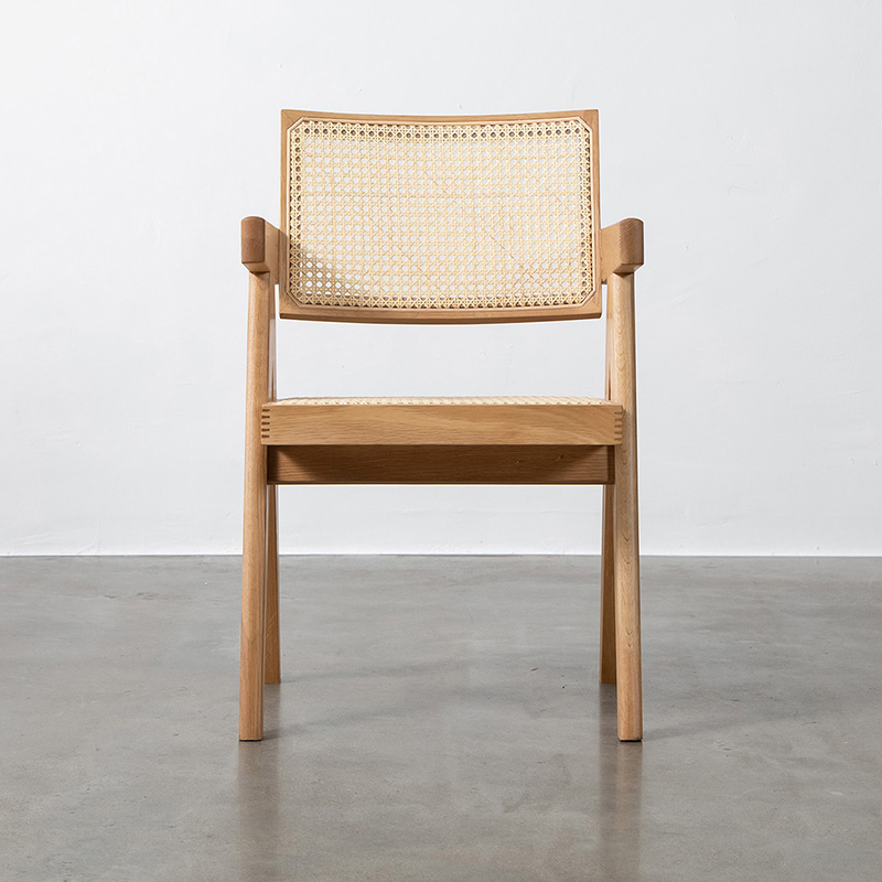 Replica poltrona Chandigarh in rattan naturale